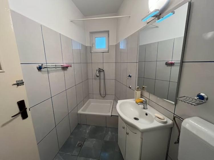 Apartament cu 2 camere semidecomandat în Calea Victoriei