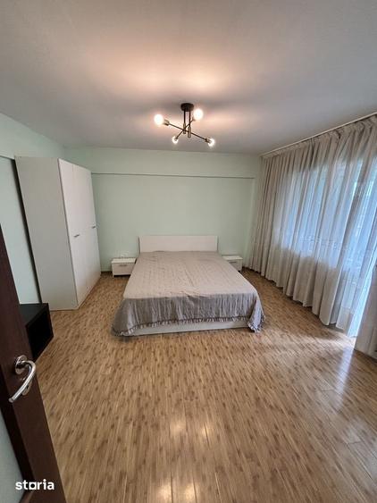 Apartament cu 4 camere decomandat în Exterior Vest