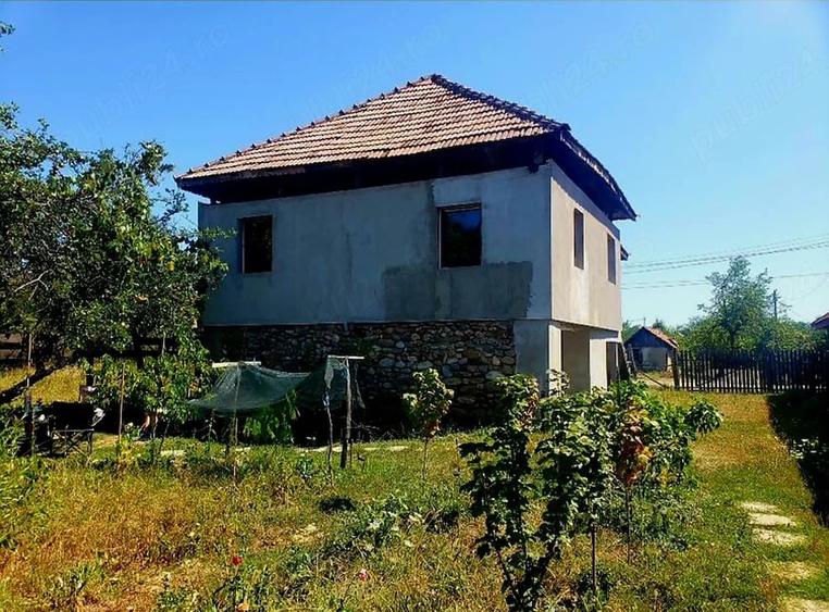 Casă cu 3 camere cu Teren 1200 Mp în Exterior Vest