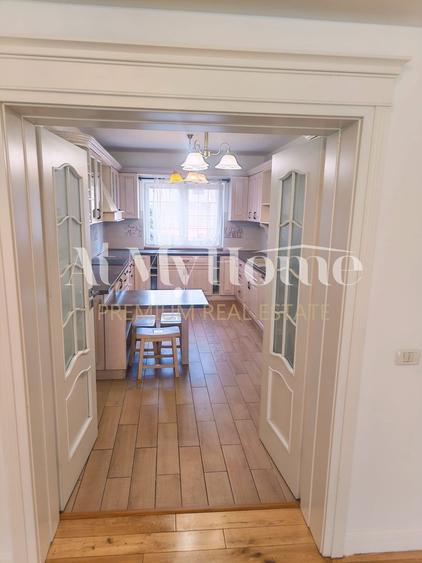 Duplex cu 7 camere cu Canalizare în Iancu Nicolae