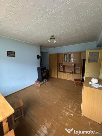 Apartament cu 2 camere semidecomandat în Ferneziu