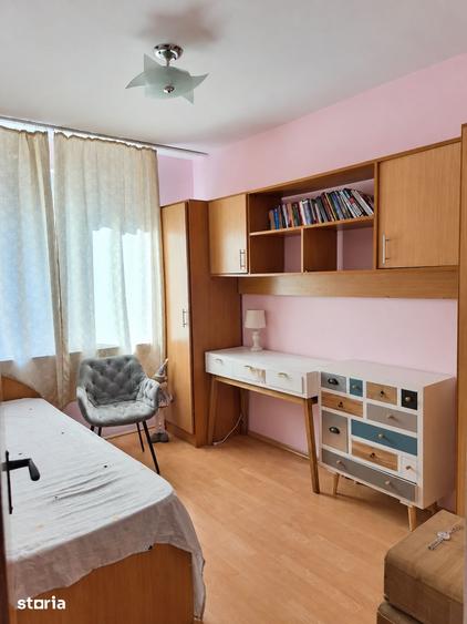 Apartament cu 3 camere decomandat, mobilat în Sălăjan