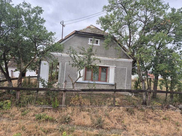 Casă cu 2 camere în Hotoan