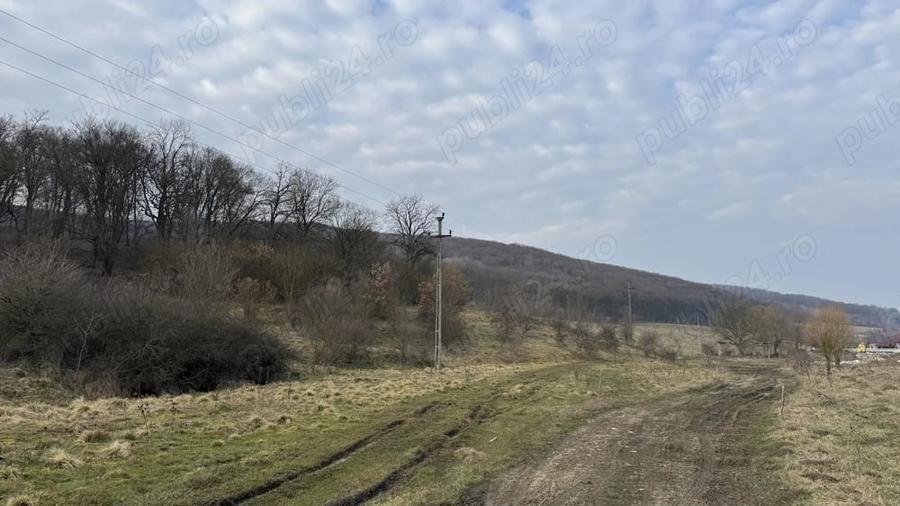 Teren de 600 mp, în Corunca