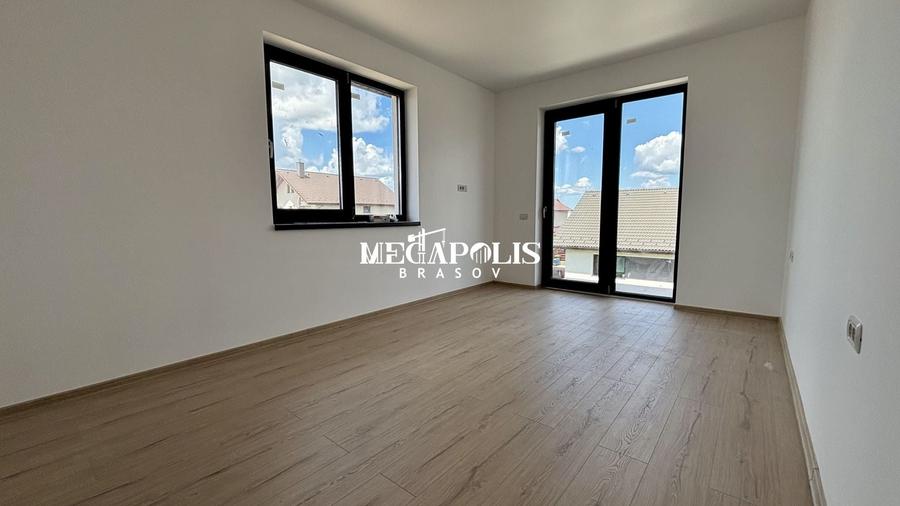 Duplex cu 4 camere cu Canalizare în Tărlungeni