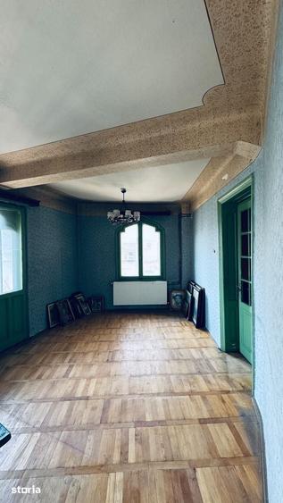 Apartament cu 4 camere decomandat în Centrul Istoric