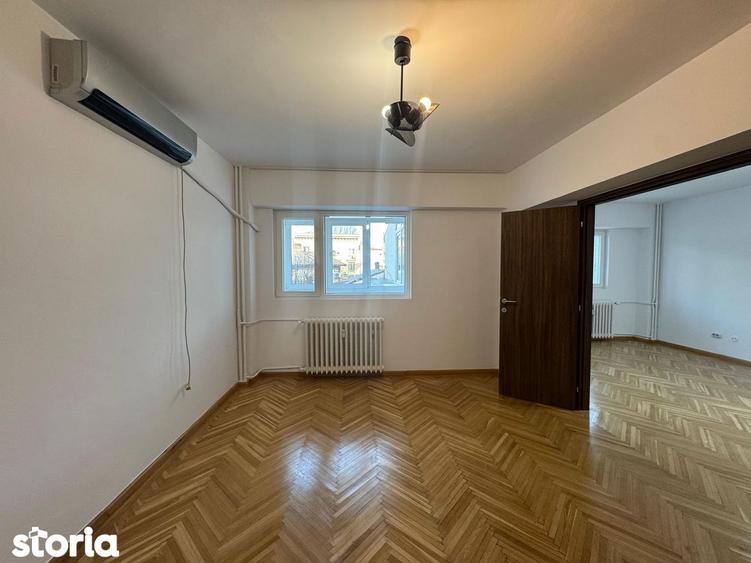 Apartament cu 3 camere semidecomandat în Dorobanți