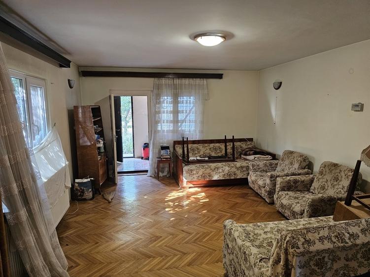 Casă cu 3 camere cu Teren 1000 Mp în Central