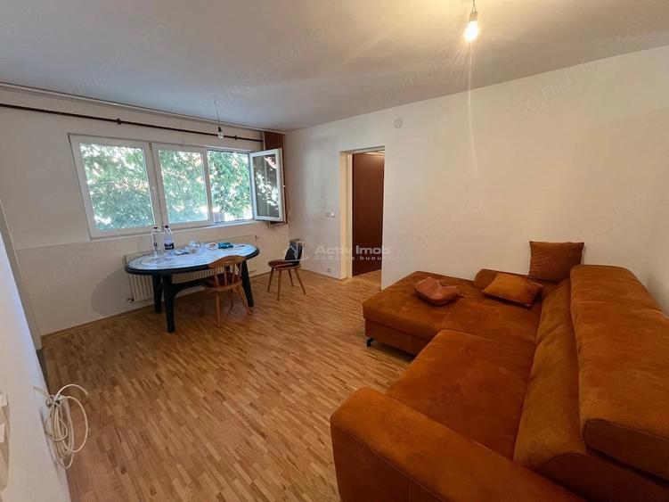 Apartament cu 3 camere semidecomandat în Nord