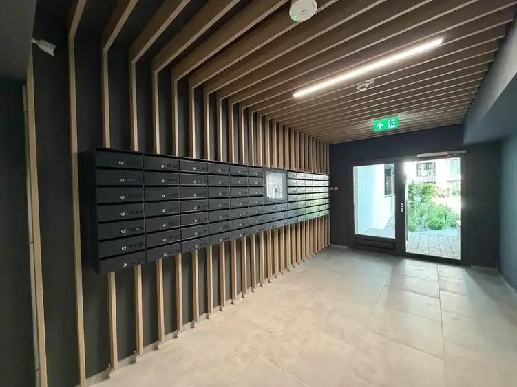 Apartament cu 3 camere semidecomandat în Theodor Pallady