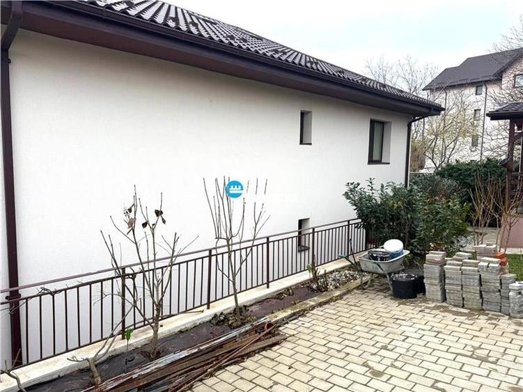 Casă individuală cu 5 camere cu Teren 400 Mp în Valea Adâncă