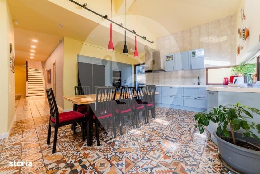 Casă cu 4 camere în Noua