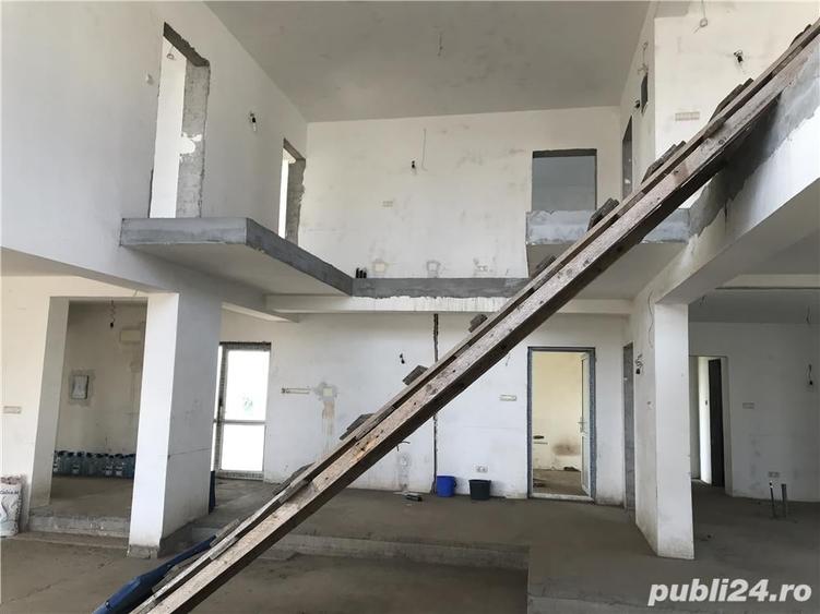 Casă cu 6 camere cu Teren 3000 Mp în Mogoșoaia