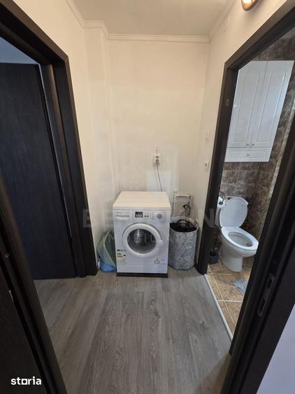 Apartament cu 2 camere semidecomandat în Craiovița Nouă