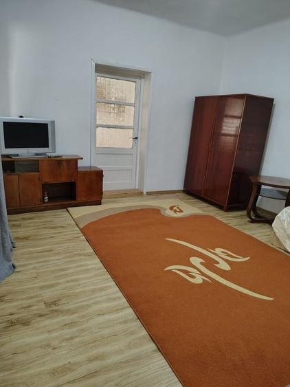 Casă cu 4 camere cu Teren 500 Mp în Central