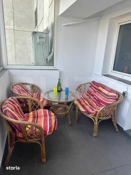 Apartament cu 4 camere semidecomandat în Calea București