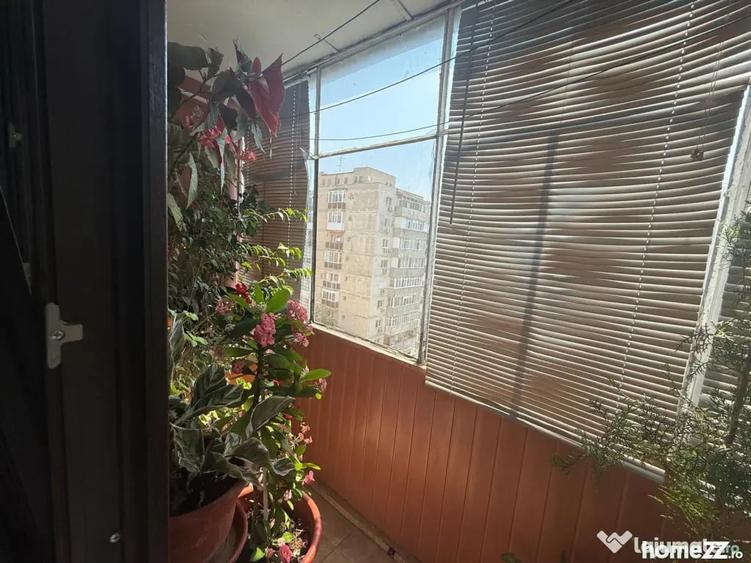 Apartament cu 3 camere decomandat în Tineretului