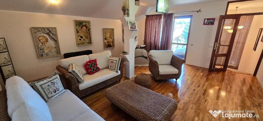 Casă cu 5 camere cu Teren 860 Mp în Central