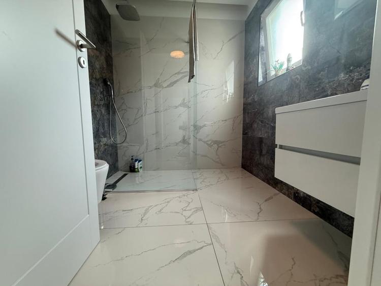 Duplex cu 5 camere cu Canalizare în Moșnița Veche