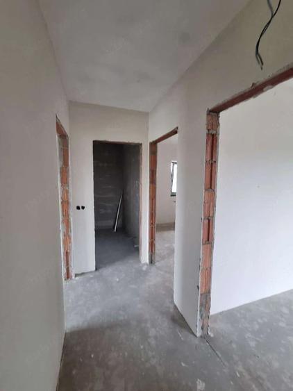 Casă cu Teren 400 Mp în Mărtinești