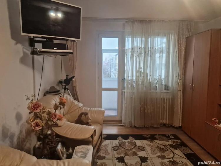 Apartament cu 2 camere decomandat în Precista