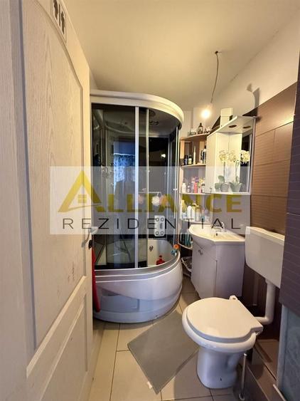 Apartament cu 4 camere semidecomandat, mobilat în Rahova
