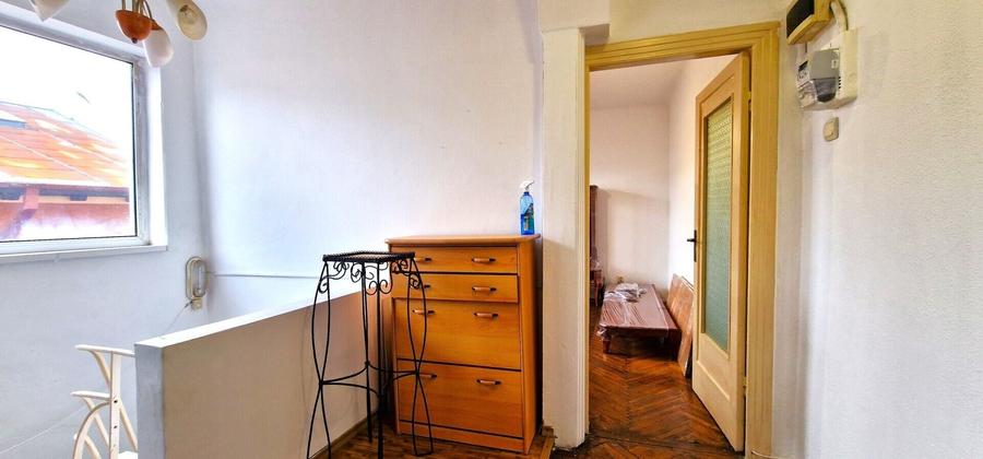 Apartament cu 3 camere semidecomandat, mobilat în Cișmigiu