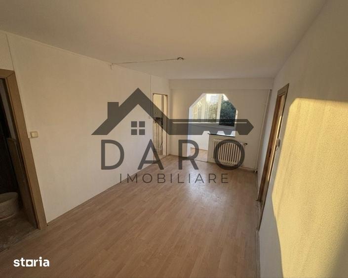 - Apartament 3 Camere - Cartier Da^mbu Pietros - pret negociabil - 3