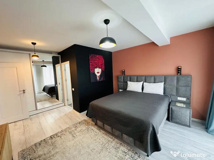 Apartament cu 2 camere decomandat în Roșu