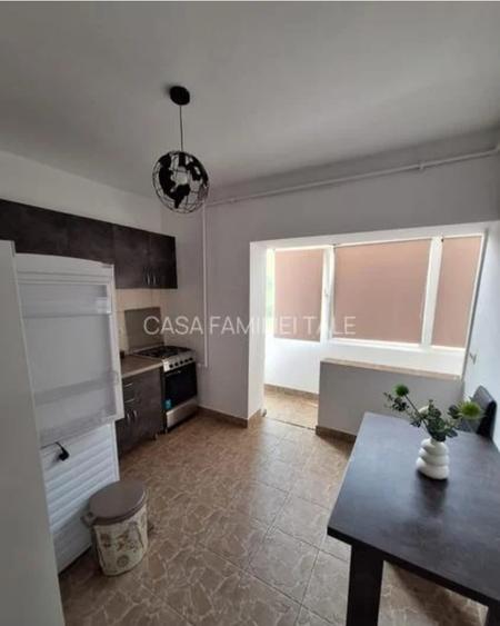 Apartament cu 2 camere decomandat, mobilat în Punctele Cardinale