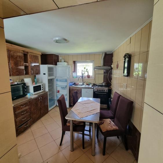 Casă cu 4 camere în Central