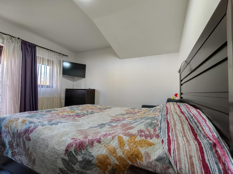 Casă individuală cu 5 camere cu Teren 500 Mp în Săbăreni