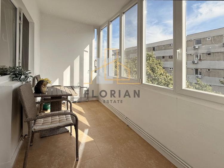 Apartament cu 4 camere decomandat în Neptun