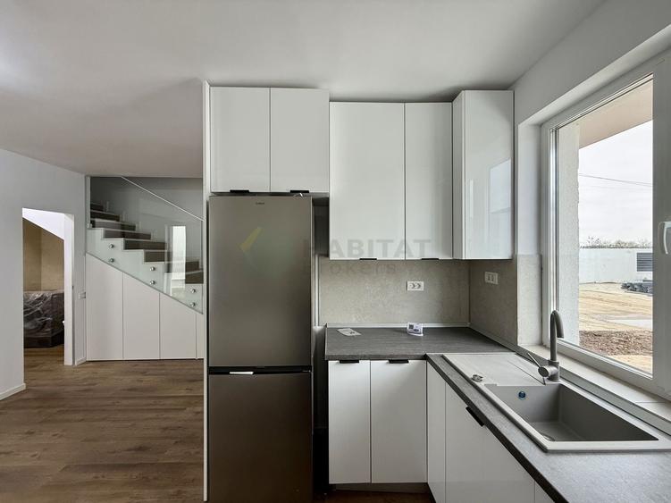 Duplex cu 4 camere cu Canalizare în Tunari