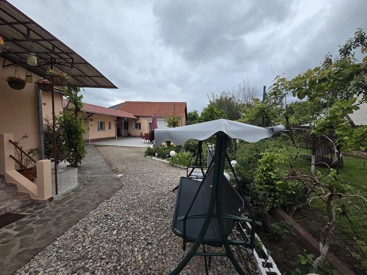 Casă cu Teren 1100 Mp în Central