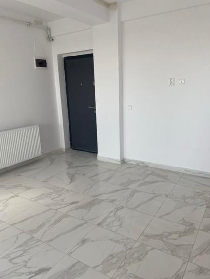 Apartament cu 3 camere decomandat în Pielești
