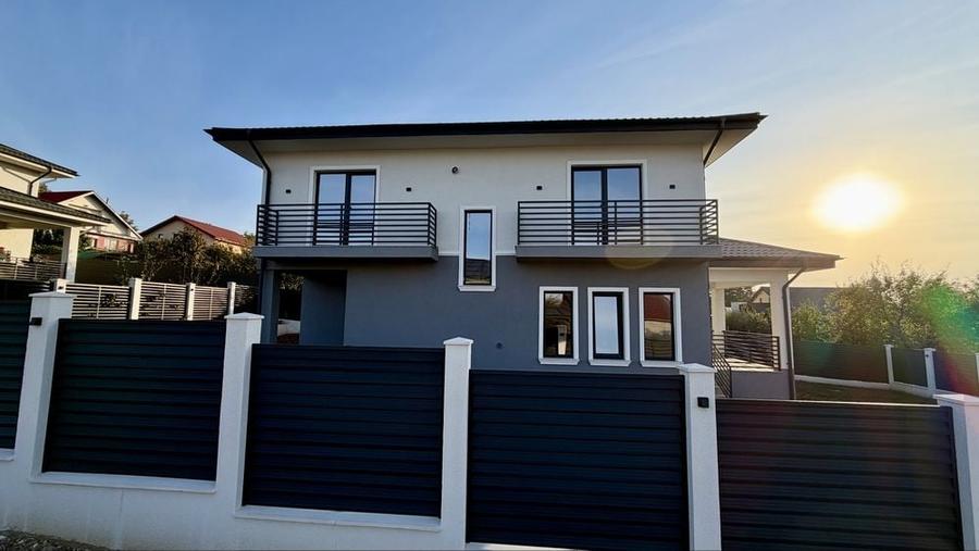 Casă cu 4 camere cu Teren 500 Mp în Valea Adâncă