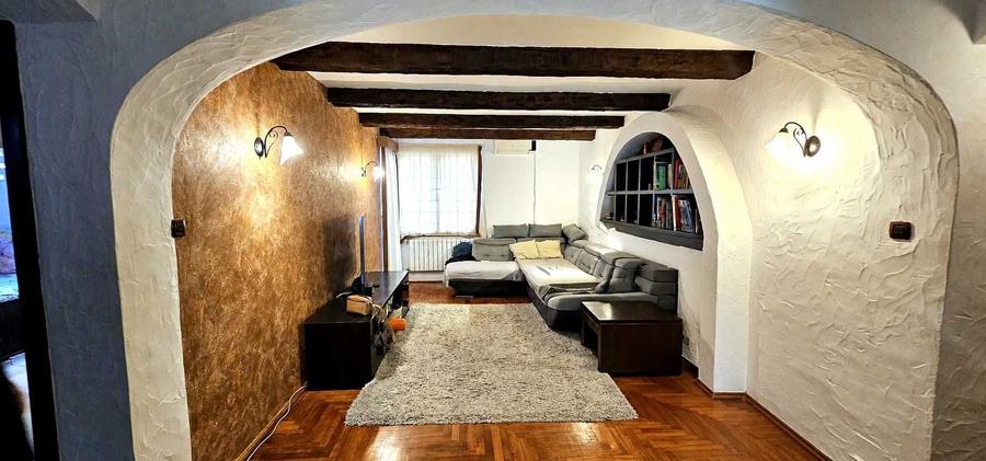 Apartament cu 3 camere decomandat în Iosia