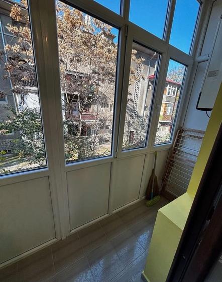 Apartament cu 3 camere decomandat în 1 Mai