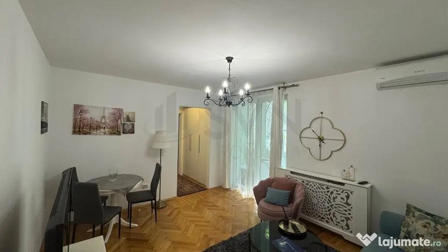 Apartament cu 2 camere decomandat în Romană