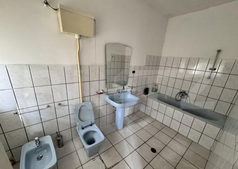 Spațiu comercial, de 3,800 mp, în Central