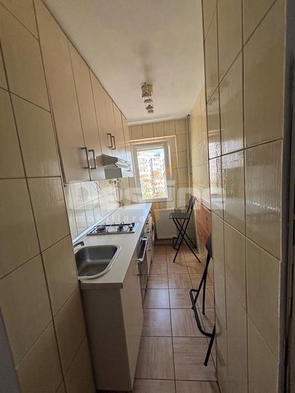 Apartament cu 2 camere decomandat, mobilat în P-ța Gorjului