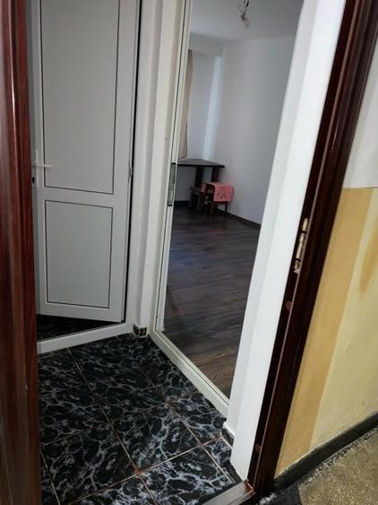 Garsonieră semidecomandată în Viile Noi