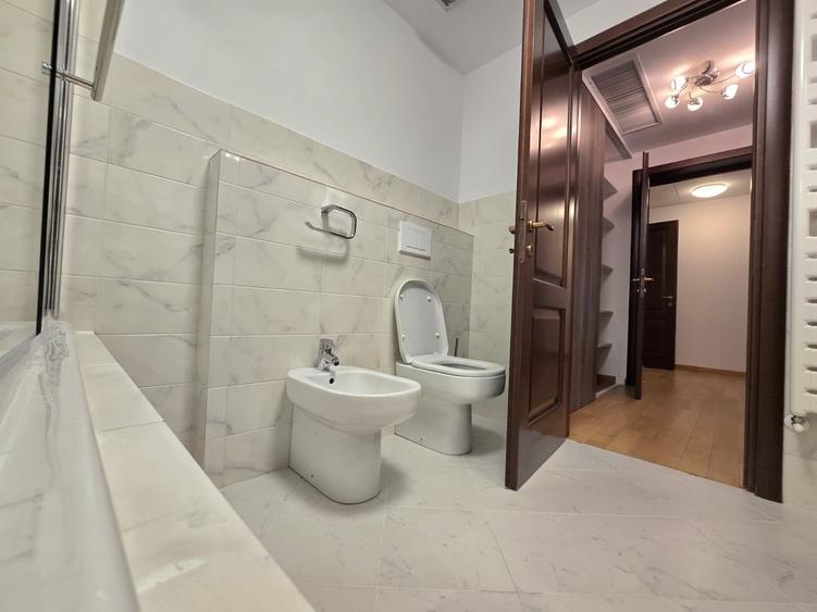 Apartament cu 3 camere în Kiseleff