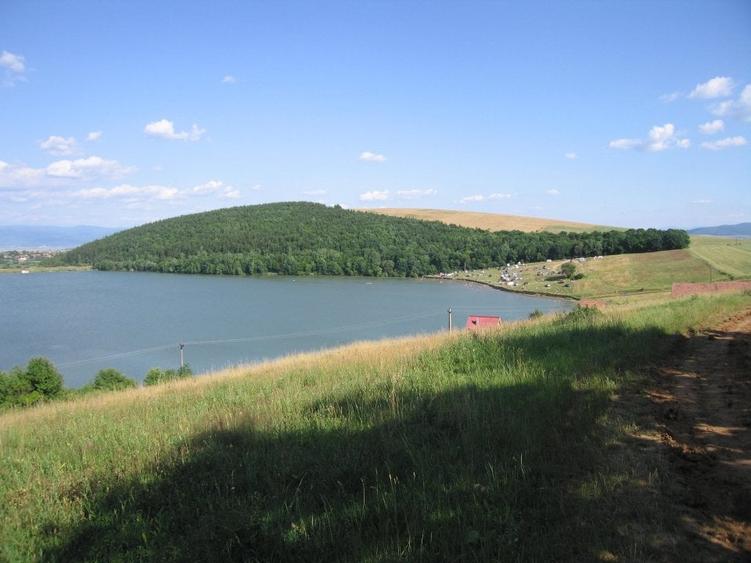 Teren Construcții intravilan de 5800 mp, în Pădureni