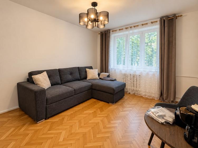 Apartament cu 2 camere decomandat, mobilat în Plopilor