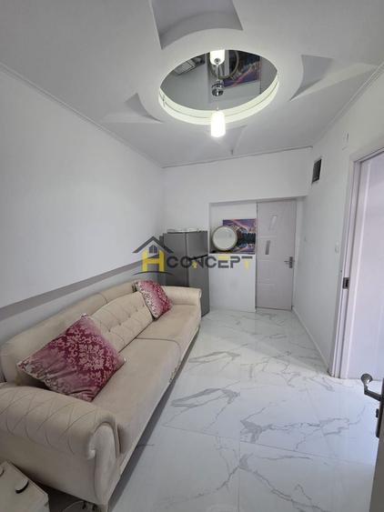 Apartament cu 2 camere semidecomandat, mobilat în P-ța Unirii
