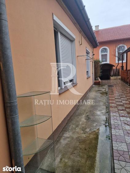 Casă cu 3 camere decomandat cu Teren 11 Mp în Central