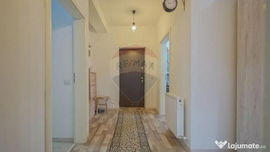 Apartament cu 3 camere decomandat în Sânpetru