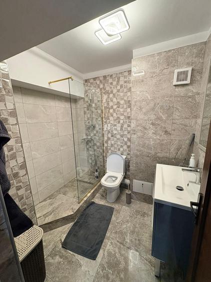 Apartament cu 4 camere decomandat în 9 Mai